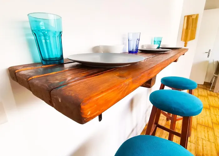 Central Square Nomadic Homestay *